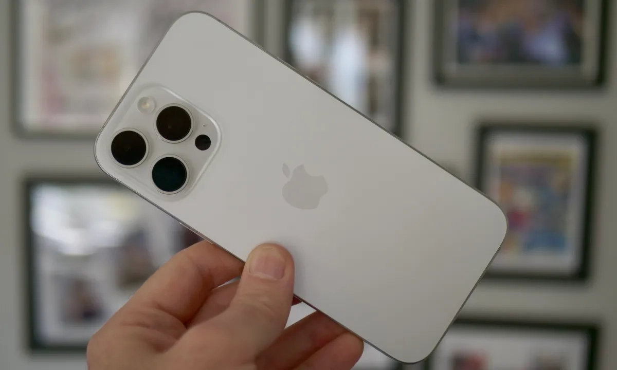 iPhone podría subir hasta 43% por nuevos aranceles; modelo Pro Max costaría casi 50 mil pesos