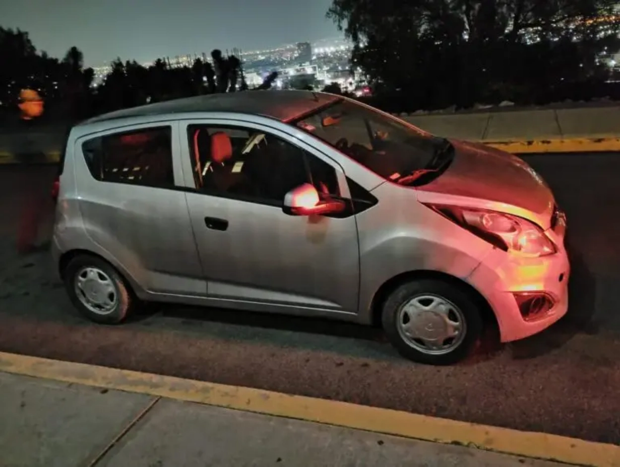 Ataque a camión en Pachuca: detienen a tres con droga tras persecución en los Arcos Carreteros