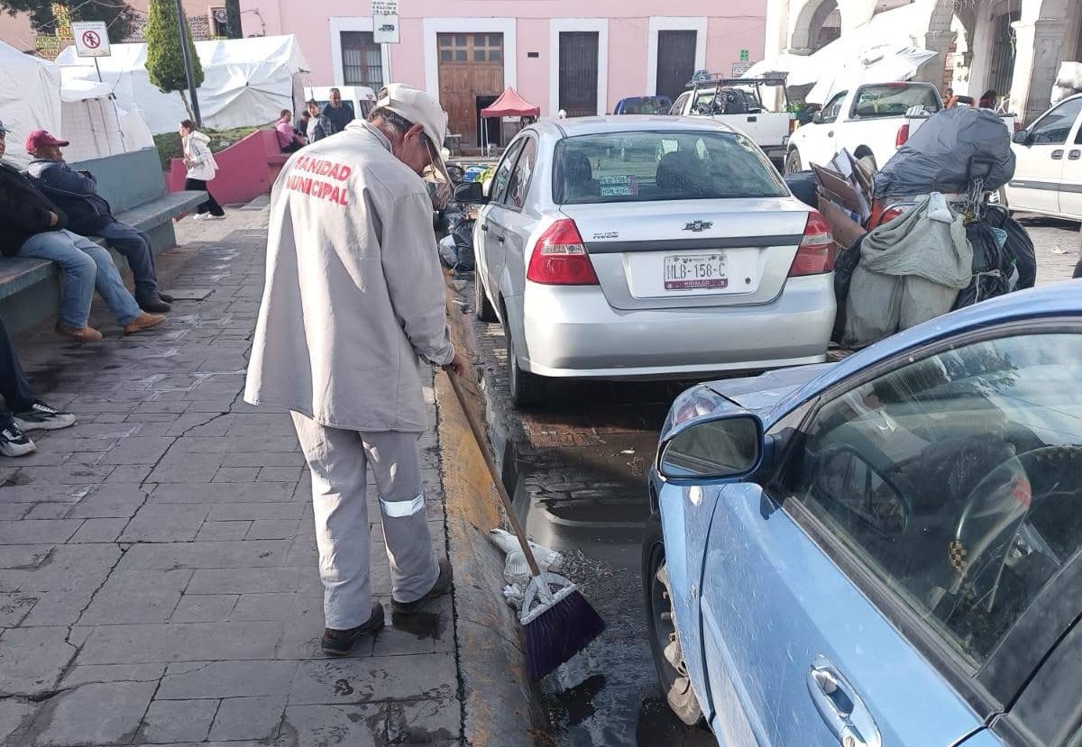 Sindicalizados de Barrido Manual en Pachuca trabajan bajo protesta por falta de equipo