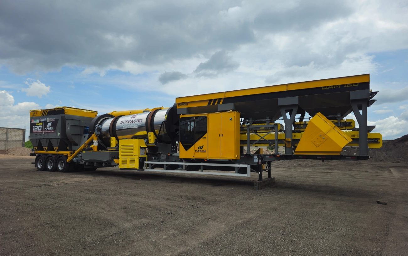 Gobierno de Hidalgo recibe planta de asfalto portátil de Pemex