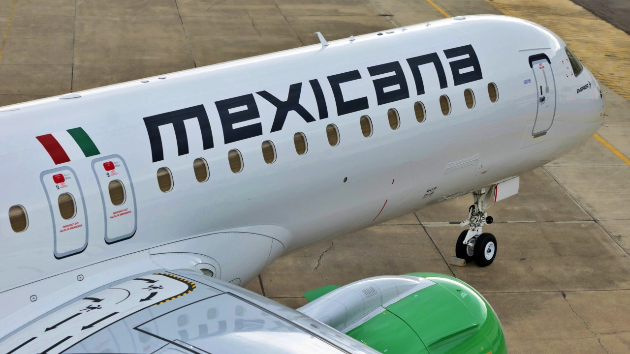 Mexicana de Aviación recibe su primer avión E195-E2 en el AIFA