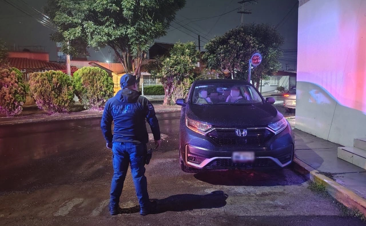 Aseguran camioneta Honda robada en fraccionamiento Real de la Plata en Pachuca