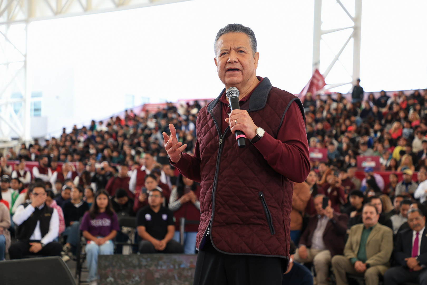 Menchaca va por exfuncionarios involucrados en huachicoleo en Hidalgo