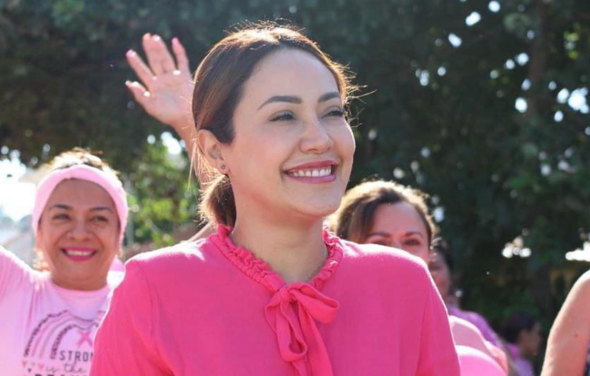 Presidenta del DIF atropella a motociclista; la acusan de conducir ebria y pasarse el alto