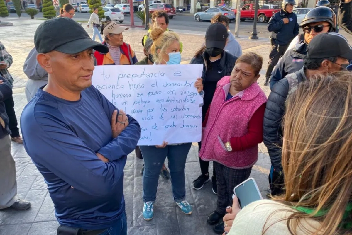 Voceadores exigen destitución de director de Comercio y Abasto en Pachuca