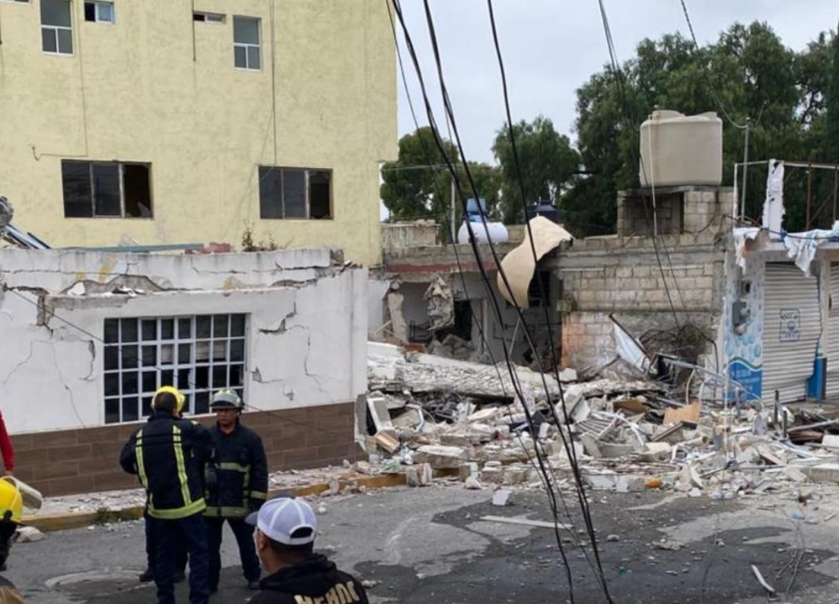 Explosión destruye vivienda en El Tezontle, Pachuca; reportan una persona herida