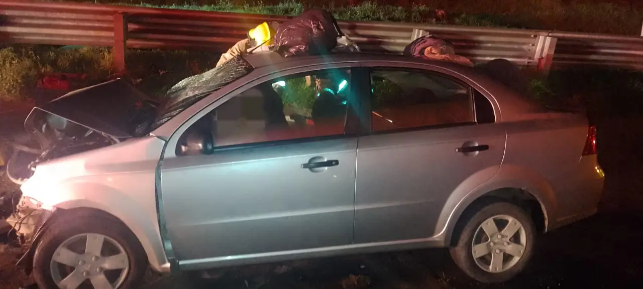 Accidente entre un torton, un tráiler y un vehículo compacto deja dos personas sin vida en la carretera México – Tuxpan