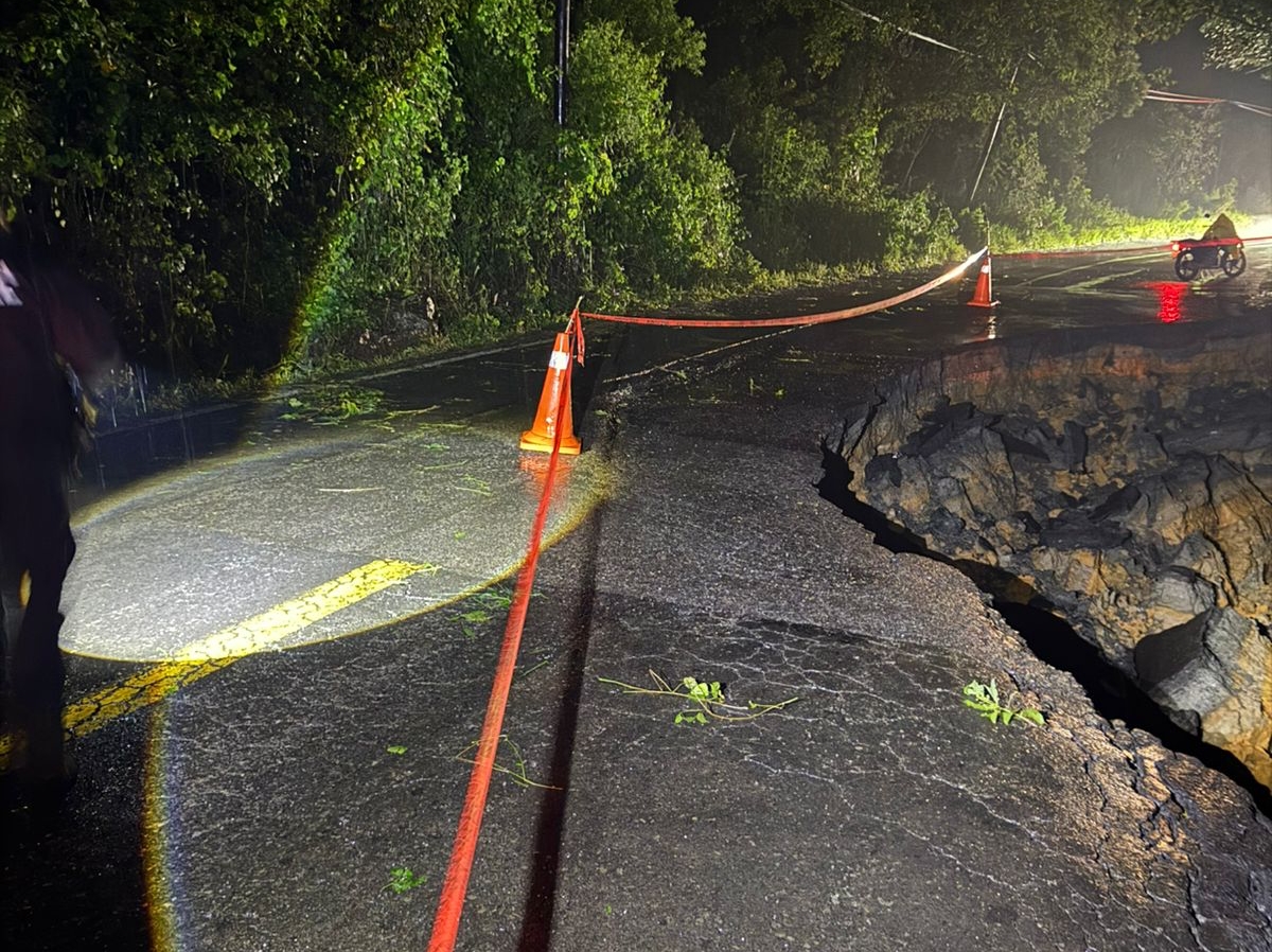 Colapsa tramo de la México-Tampico en Hidalgo; restringen paso a camiones pesados