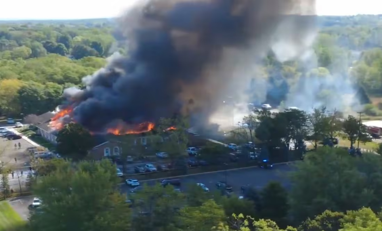 Tiroteo en iglesia mormona de Michigan con víctimas y templo en llamas