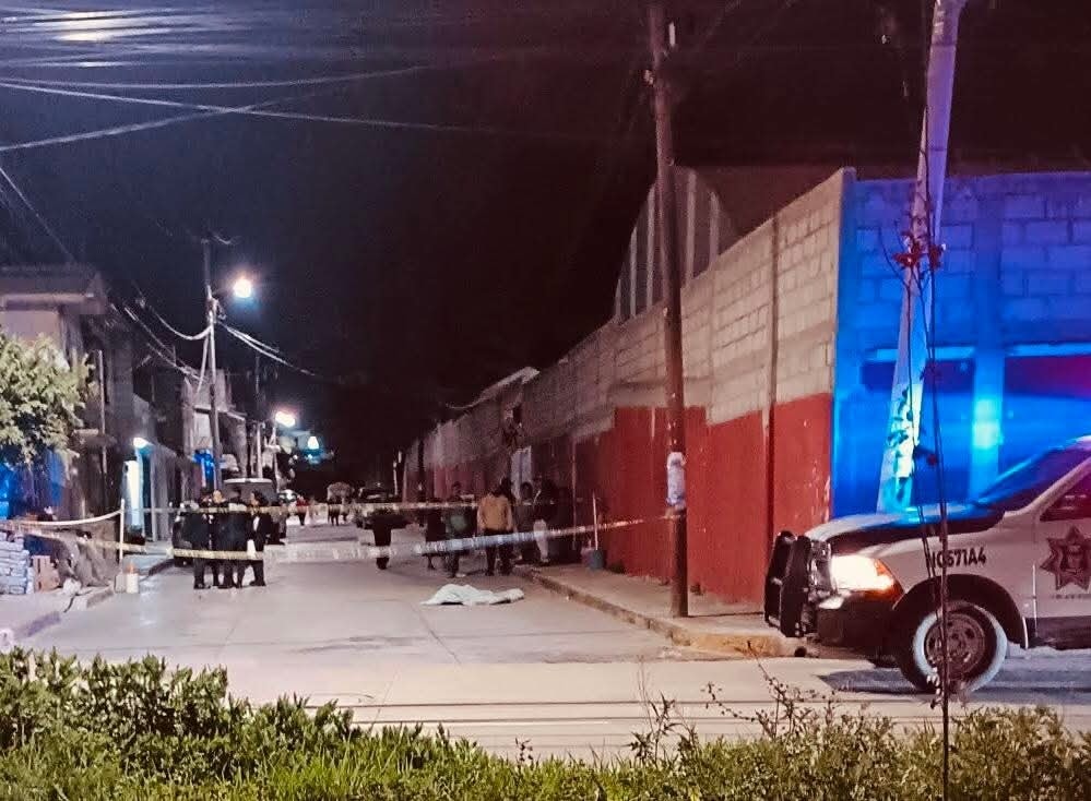 Vecinos hallan muerto a hombre atacado con arma blanca en la colonia Piracantos, Pachuca