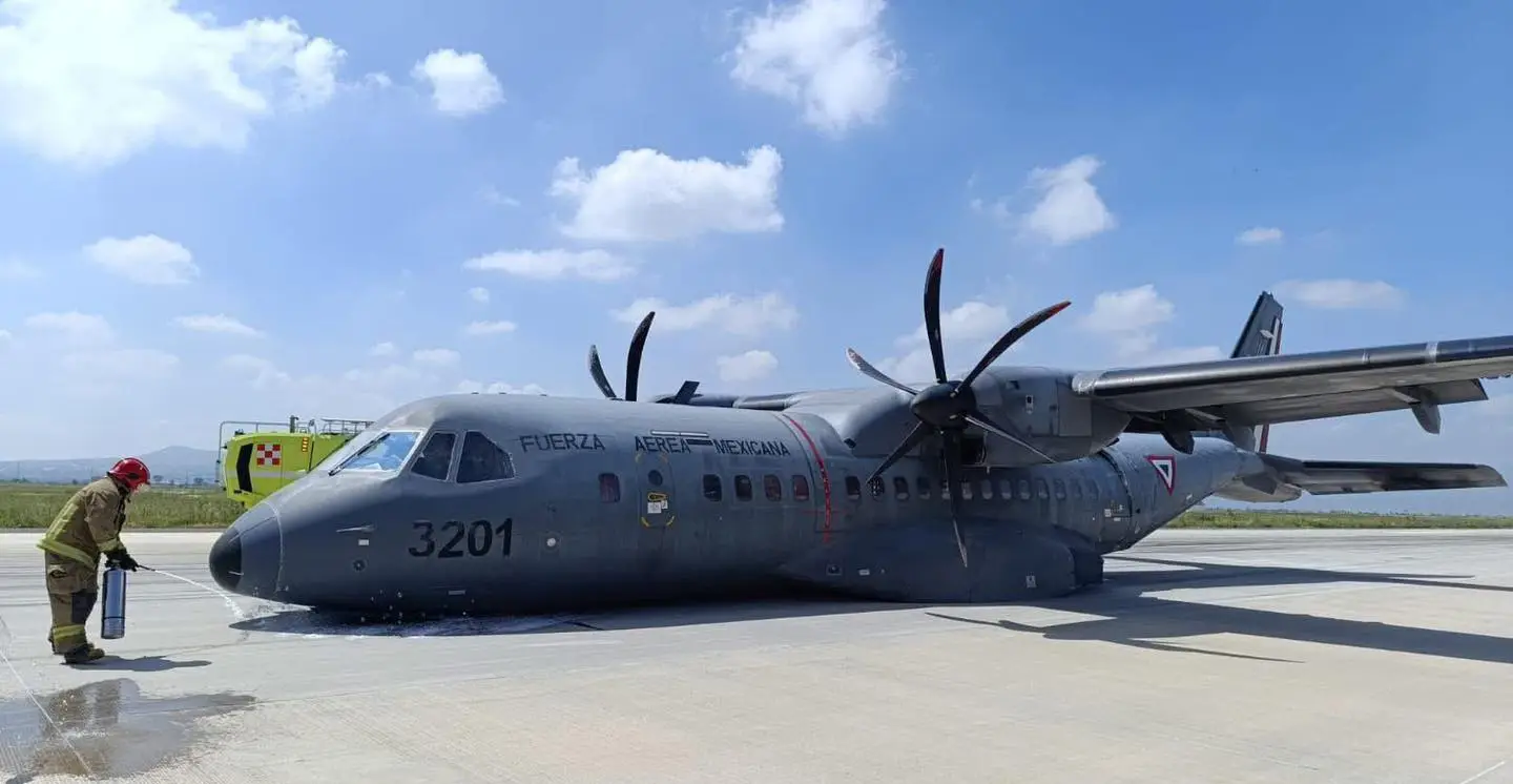 Avión del Ejército sufre accidente tras despegar del AIFA