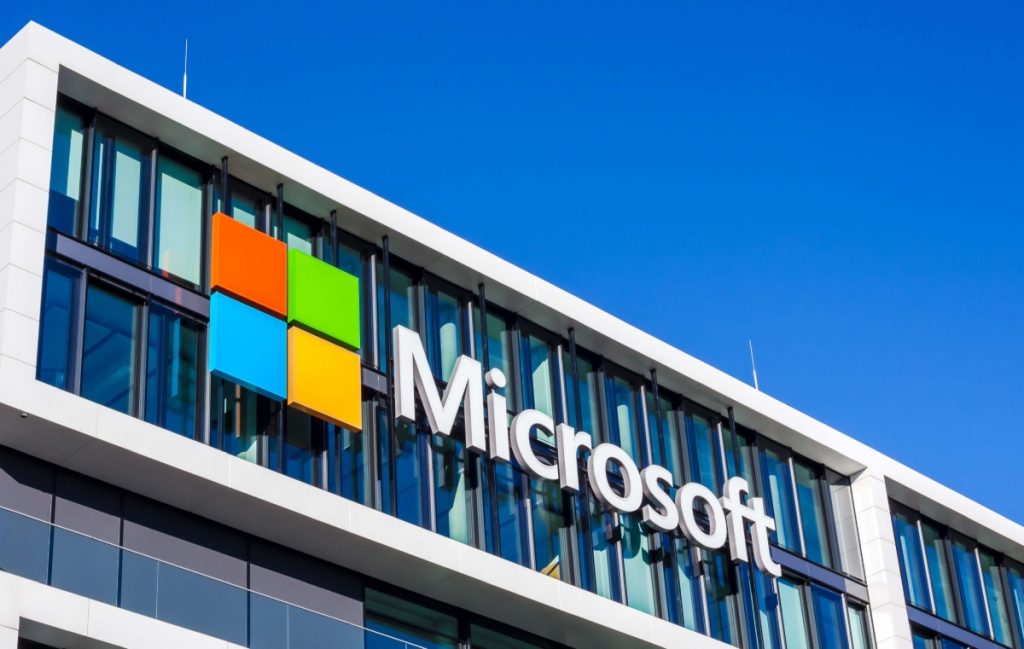 Microsoft suspende servicios de Inteligencia Artificial a Israel tras denuncias de vigilancia masiva a palestinos