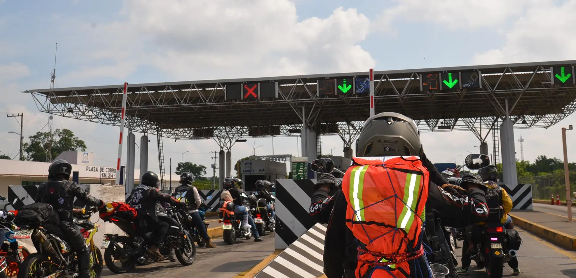 Prevén tráfico en la carretera México–Tuxpan por el Motofest Navajos 2025 en Tecolutla