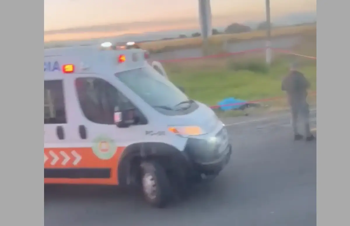 Un motociclista perdió la vida tras chocar contra una camioneta Suzuki en la autopista México–Pachuca, a la altura de Zapotlán, con dirección a Ciudad de México.