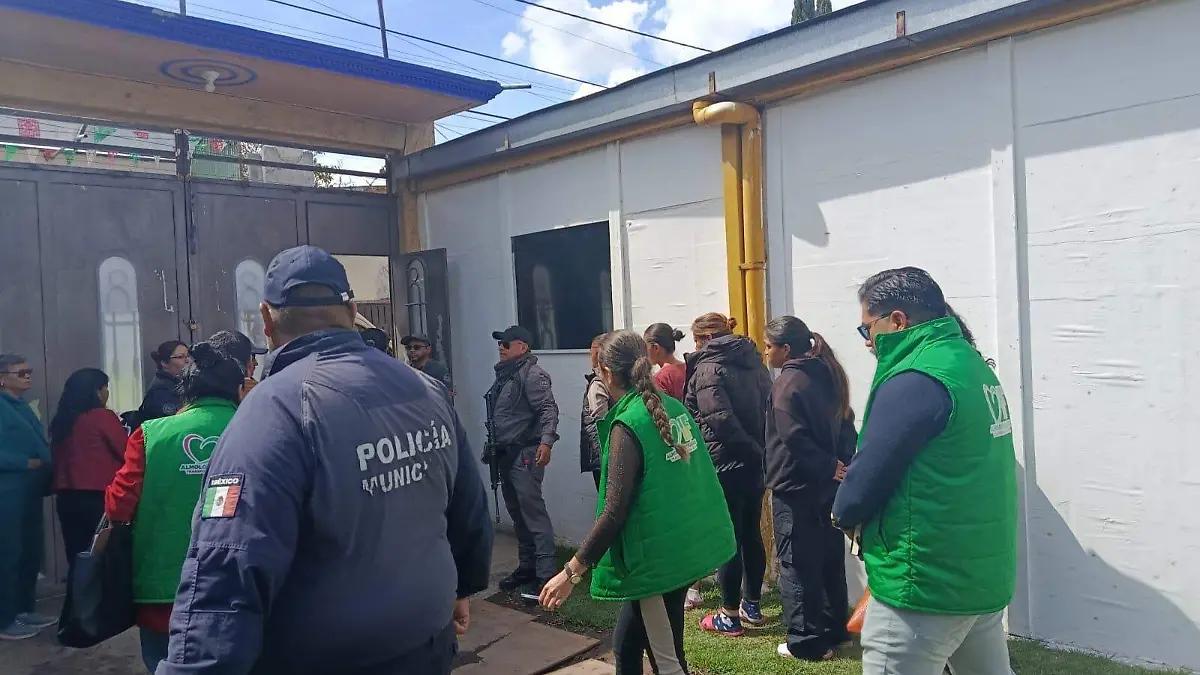 Autoridades del Estado de México colocaron sellos de suspensión en los anexos donde fueron rescatadas las 15 mujeres, víctimas de explotación sexual. Foto: Cortesía