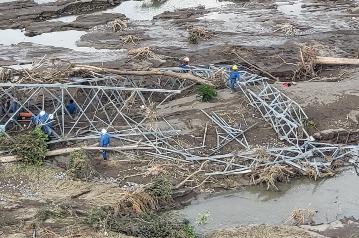 CFE logra restablecer el 85% del suministro eléctrico en Hidalgo y Veracruz con apoyo de drones y helicópteros