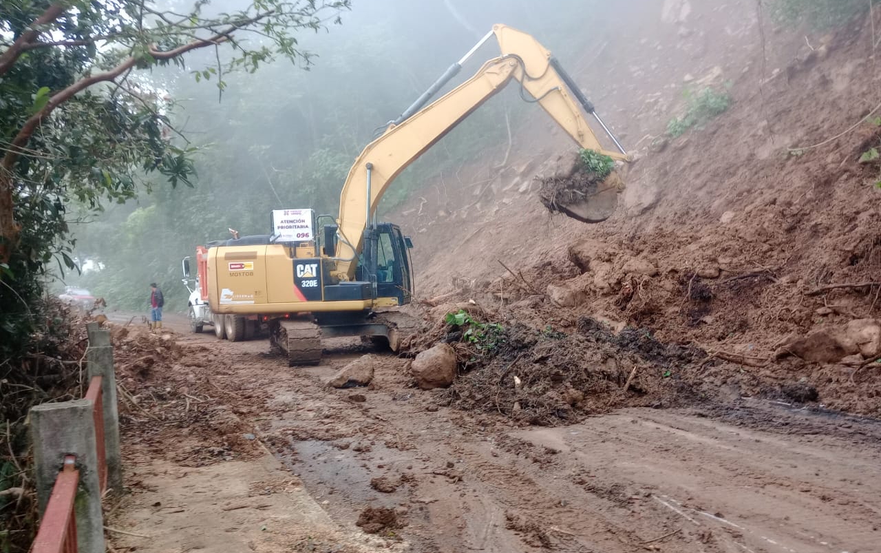 Comunidades de Huehuetla en evaluación por derrumbes tras intensas lluvias