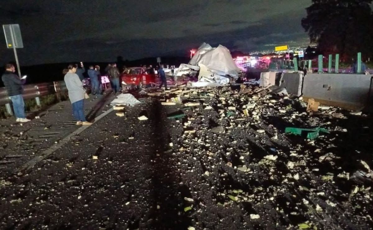 Accidente en la México-Puebla este 6 de octubre: tráiler volcado y choque provocan cierre parcial de carriles. Revisa afectaciones.