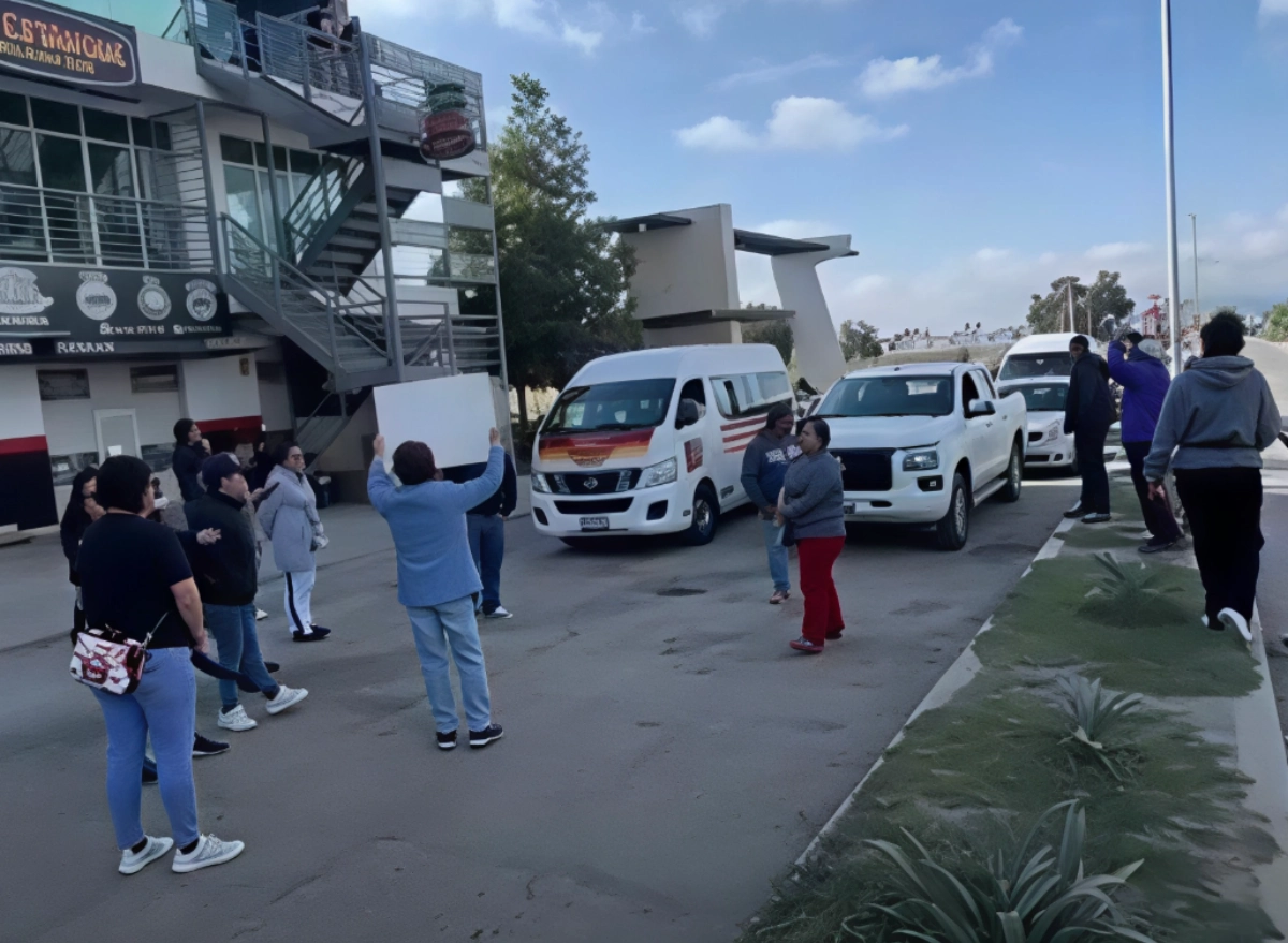 Caos y hartazgo en Mineral de la Reforma: ciudadanos cierran el bulevar Providencia y critican al alcalde