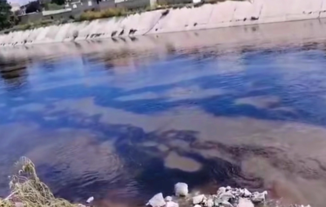 Emergencia: Investigan posible derrame de hidrocarburo en el río Tula