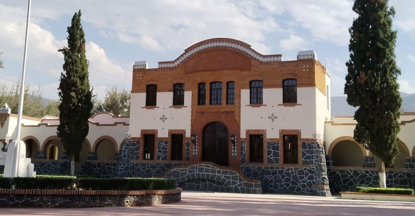 SEPH solicita recursos para dormitorios de El Mexe y anuncia ampliación de comodato