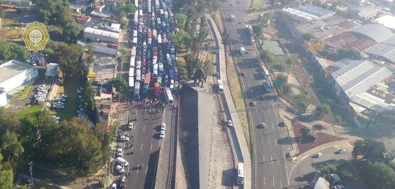Bloqueo masivo de piperos paraliza la México-Pachuca y otros accesos a la CDMX