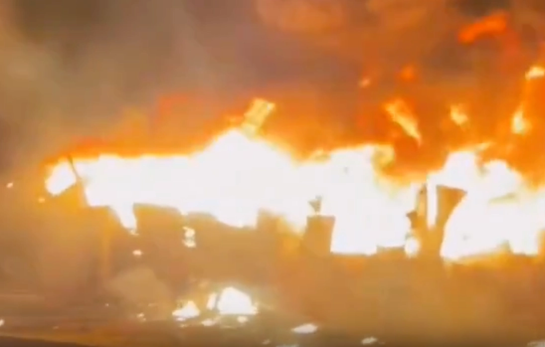 Incendio de tractocamión provoca cierre total del Arco Norte rumbo a Atlacomulco